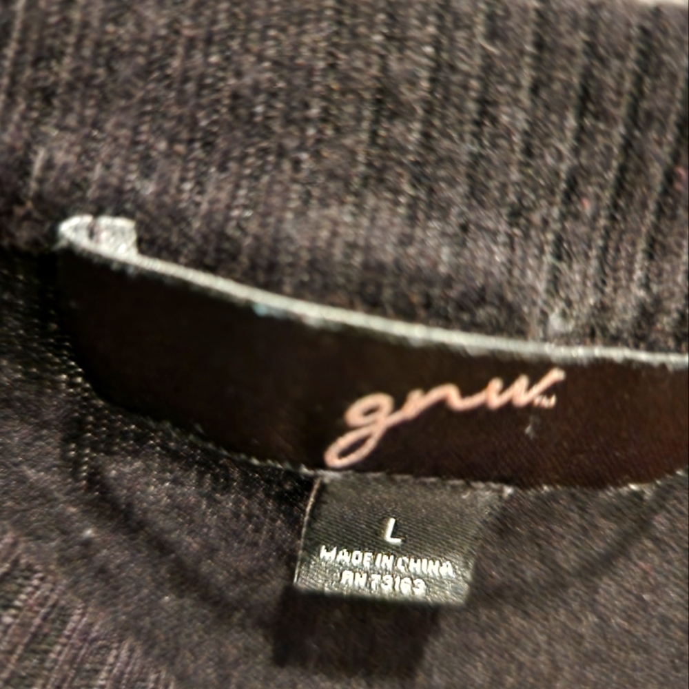 GNW sweater - Picture 3 of 3